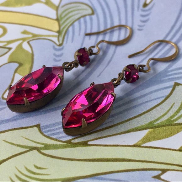 Jewelry - • Fuchsia Dangle Earrings •